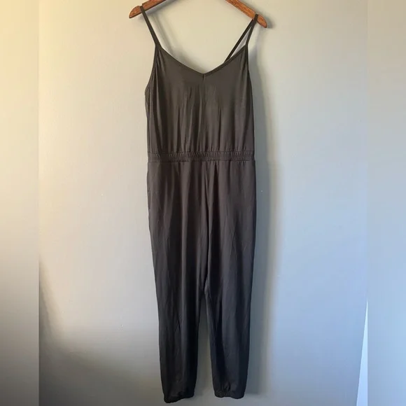 Vuori Lux Jogger Jumpsuit - Black - Picture 9 of 14